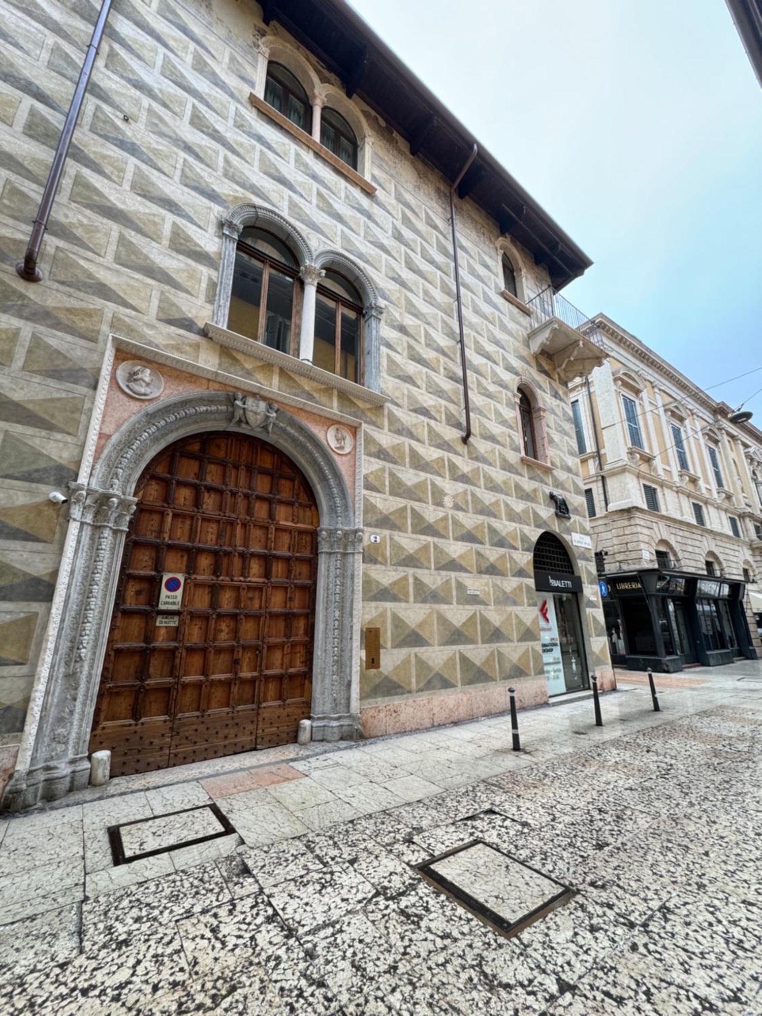Palazzo Confalonieri Da Lisca Verona Exterior photo